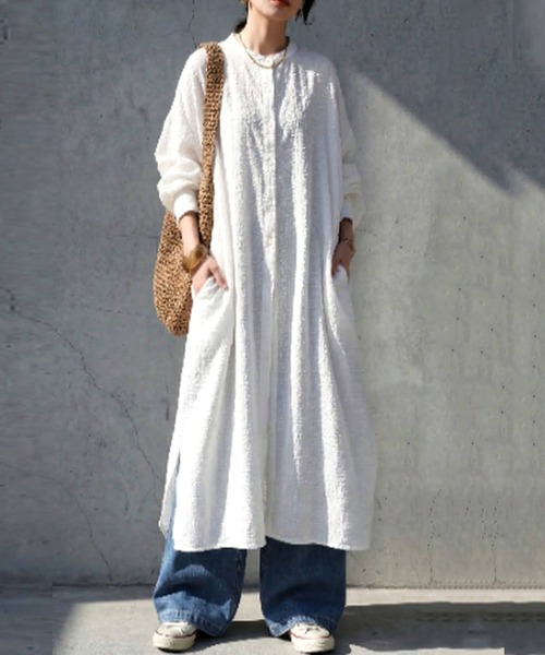 antiqua(アンティカ)の「綿100 インド綿 シャツワンピース(シャツワンピース・レディース・ブラック/ホワイト・ONESIZE)」の1枚目の写真