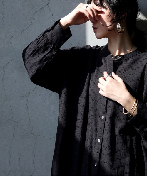 antiqua(アンティカ)の「綿100 インド綿 シャツワンピース(シャツワンピース・レディース・ブラック/ホワイト・ONESIZE)」の7枚目の写真