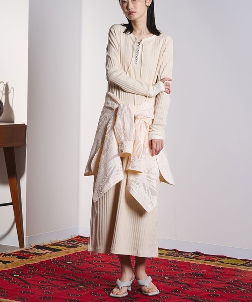 ROSE BUD（ローズバッド）の「LACEUP CUT DRESS（ワンピース・レディース・グレー/ブラック/ホワイト・ONE SIZE）」の2枚目の写真
