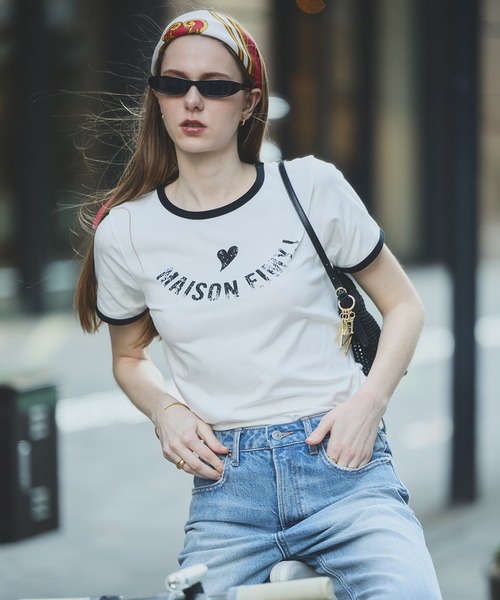 EIMY ISTOIRE（エイミーイストワール）の「【10柄展開】10周年 チャプター Tシャツ (10th Chapter T1-10) カットソー 半袖 ワンポイント ロゴ トップス（Tシャツ/カットソー・レディース・ホワイト系その他4/ホワイト系その他2/ブラック系その他2/ホワイト系その他6/ホワイト系その他5/ブラック/ホワイト系その他3/ホワイト系その他/ホワイト/ブラック系その他3/ブラック系その他・F）」の6枚目の写真