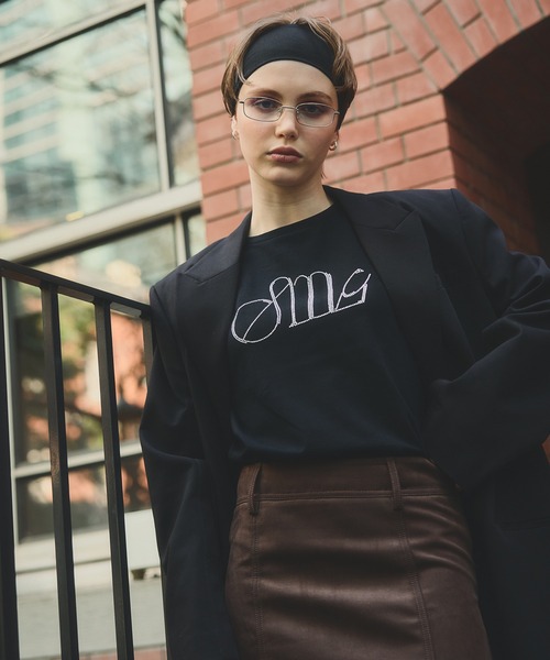 EIMY ISTOIRE（エイミーイストワール）の「【10柄展開】10周年 チャプター Tシャツ (10th Chapter T1-10) カットソー 半袖 ワンポイント ロゴ トップス（Tシャツ/カットソー・レディース・ホワイト系その他4/ホワイト系その他2/ブラック系その他2/ホワイト系その他6/ホワイト系その他5/ブラック/ホワイト系その他3/ホワイト系その他/ホワイト/ブラック系その他3/ブラック系その他・F）」の11枚目の写真