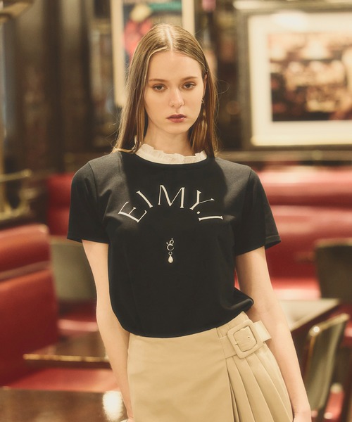 EIMY ISTOIRE（エイミーイストワール）の「【10柄展開】10周年 チャプター Tシャツ (10th Chapter T1-10) カットソー 半袖 ワンポイント ロゴ トップス（Tシャツ/カットソー・レディース・ホワイト系その他4/ホワイト系その他2/ブラック系その他2/ホワイト系その他6/ホワイト系その他5/ブラック/ホワイト系その他3/ホワイト系その他/ホワイト/ブラック系その他3/ブラック系その他・F）」の17枚目の写真