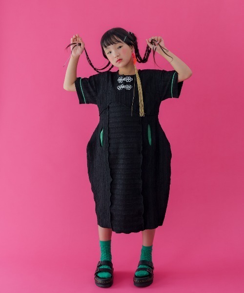 unica(ユニカ)の「China botanポケットワンピース(ワンピース・キッズ・オフホワイト/ブラック・L/XL)」の1枚目の写真