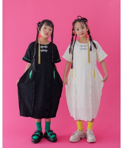 unica(ユニカ)の「China botanポケットワンピース(ワンピース・キッズ・オフホワイト/ブラック・L/XL)」の4枚目の写真