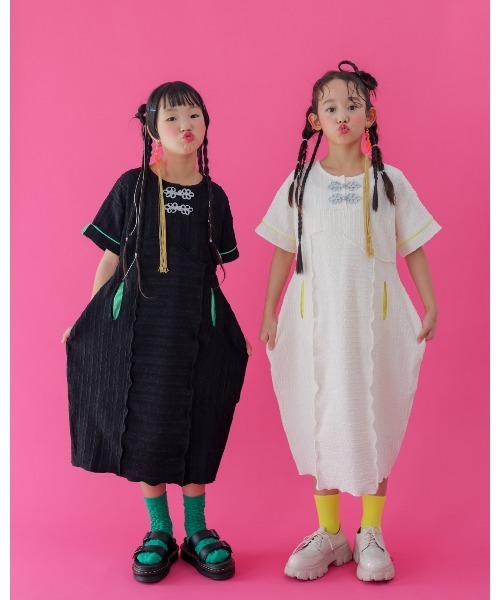 unica(ユニカ)の「China botanポケットワンピース(ワンピース・キッズ・オフホワイト/ブラック・L/XL)」の5枚目の写真