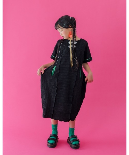 unica(ユニカ)の「China botanポケットワンピース(ワンピース・キッズ・オフホワイト/ブラック・L/XL)」の12枚目の写真