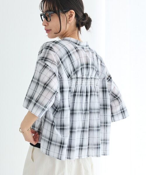 CRAFT STANDARD BOUTIQUE（クラフトスタンダードブティック）の「バックギャザーポンチョシャツ ◆（シャツ/ブラウス・レディース・ブラック系その他3/ホワイト系その他7/ブルー/ライトピンク・FREE）」の6枚目の写真