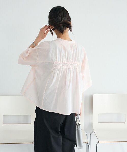 CRAFT STANDARD BOUTIQUE（クラフトスタンダードブティック）の「バックギャザーポンチョシャツ ◆（シャツ/ブラウス・レディース・ブラック系その他3/ホワイト系その他7/ブルー/ライトピンク・FREE）」の22枚目の写真