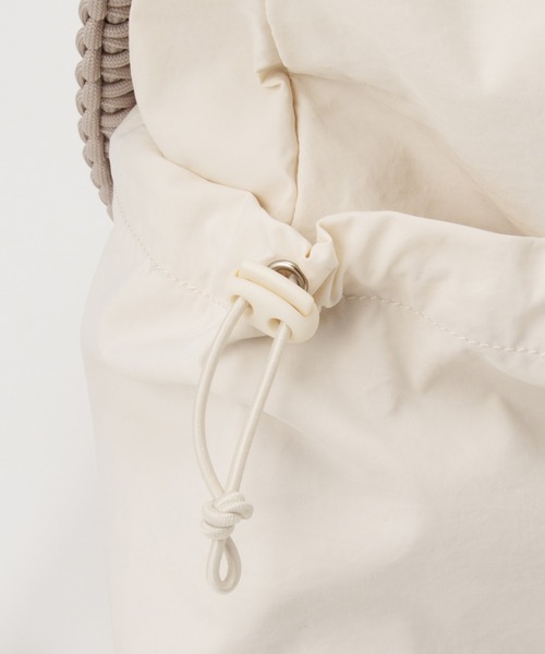 Honeys（ハニーズ）の「【非フッ素撥水加工】マルチｗａｙナップサック（バックパック/リュック・レディース・ベージュ/アイボリー/ブラック・FREE）」の11枚目の写真