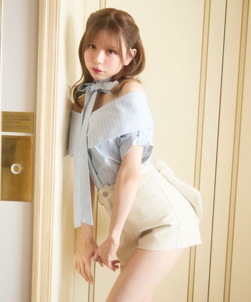 TITTY&CO.(ティティーアンドコー)の「ストライプオフショルブラウス(シャツ/ブラウス・レディース・ブルー・FREE)」の5枚目の写真