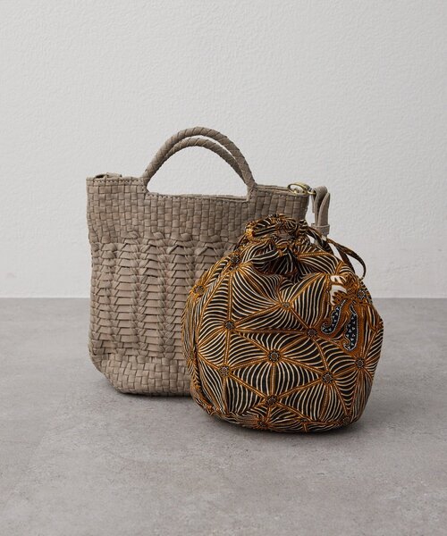 ear PAPILLONNER(イアパピヨネ)の「バリ島バケットショルダーバッグ《本革》(ショルダーバッグ・レディース・ライトグレー/ブラック・FREE)」の2枚目の写真