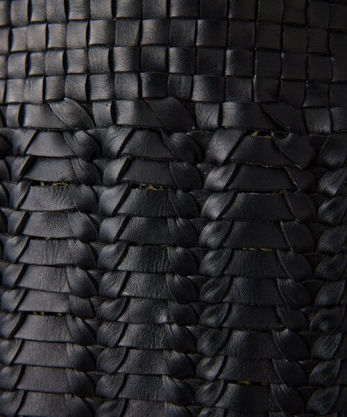 ear PAPILLONNER(イアパピヨネ)の「バリ島バケットショルダーバッグ《本革》(ショルダーバッグ・レディース・ライトグレー/ブラック・FREE)」の5枚目の写真