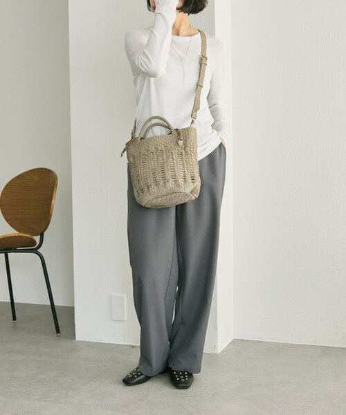 ear PAPILLONNER(イアパピヨネ)の「バリ島バケットショルダーバッグ《本革》(ショルダーバッグ・レディース・ライトグレー/ブラック・FREE)」の15枚目の写真