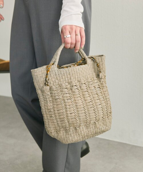 ear PAPILLONNER(イアパピヨネ)の「バリ島バケットショルダーバッグ《本革》(ショルダーバッグ・レディース・ライトグレー/ブラック・FREE)」の17枚目の写真