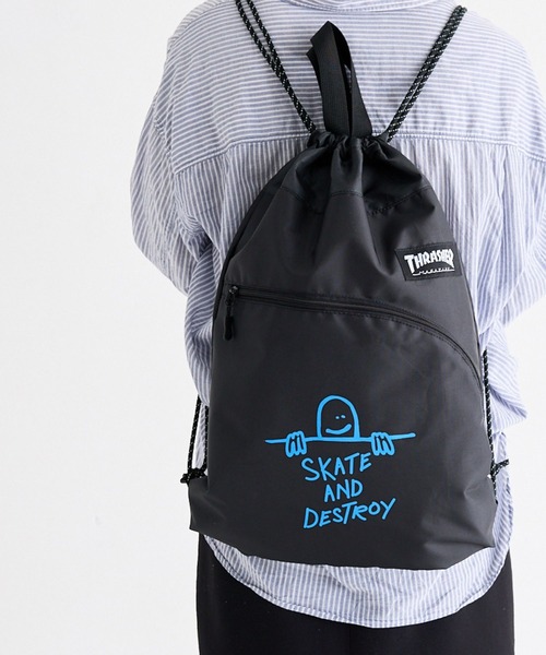 THRASHER(スラッシャー)の「ナップサック 2way ストリート ブラック メンズ(バックパック/リュック・メンズ・ブラック×ブルー/ブラック×ホワイト/ブラック×ピンク・FREE)」の6枚目の写真