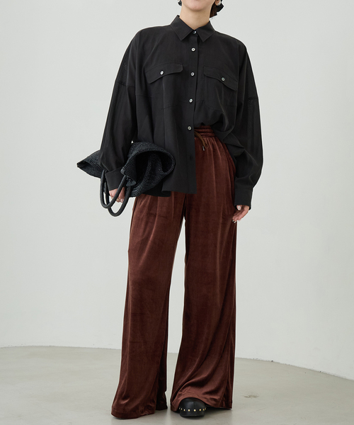 IENA LA BOUCLE(イエナラブークル)の「IENA LA BOUCLE フィブリルシアーシャツ(シャツ/ブラウス・レディース・ベージュ/ブラウン/ブラック・FREE)」の4枚目の写真