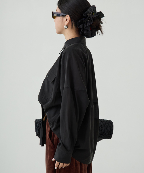 IENA LA BOUCLE(イエナラブークル)の「IENA LA BOUCLE フィブリルシアーシャツ(シャツ/ブラウス・レディース・ベージュ/ブラウン/ブラック・FREE)」の8枚目の写真