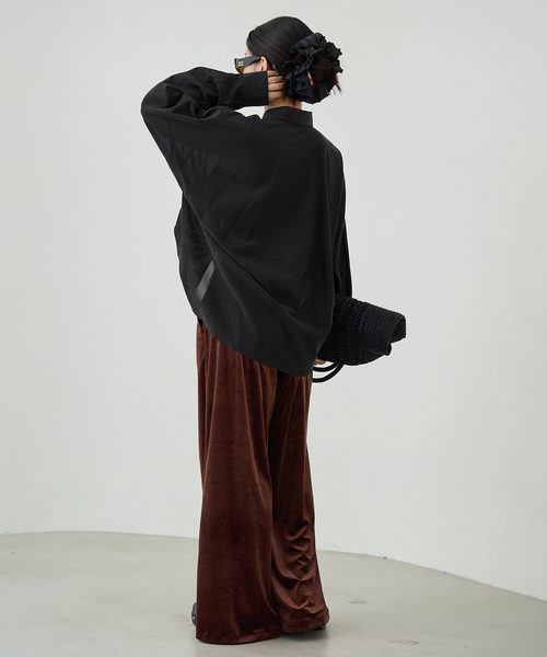 IENA LA BOUCLE(イエナラブークル)の「IENA LA BOUCLE フィブリルシアーシャツ(シャツ/ブラウス・レディース・ベージュ/ブラウン/ブラック・FREE)」の13枚目の写真