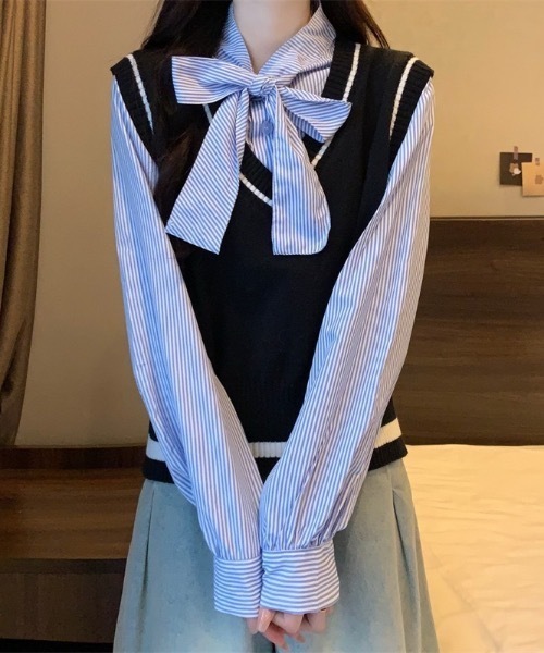Alvia(アルビア)の「レイヤード風リボンタイストライプシャツ×ニットベスト トップス(ニット/セーター・レディース・グレー/ブラック/ブラウン・M)」の15枚目の写真