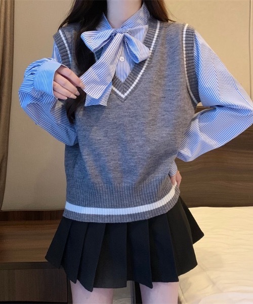 Alvia(アルビア)の「レイヤード風リボンタイストライプシャツ×ニットベスト トップス(ニット/セーター・レディース・グレー/ブラック/ブラウン・M)」の12枚目の写真