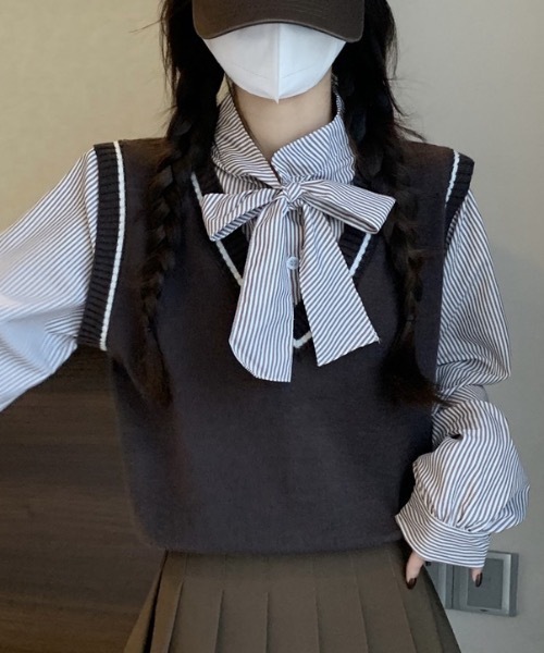 Alvia(アルビア)の「レイヤード風リボンタイストライプシャツ×ニットベスト トップス(ニット/セーター・レディース・グレー/ブラック/ブラウン・M)」の18枚目の写真