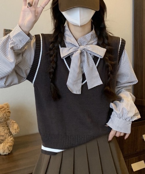 Alvia(アルビア)の「レイヤード風リボンタイストライプシャツ×ニットベスト トップス(ニット/セーター・レディース・グレー/ブラック/ブラウン・M)」の19枚目の写真