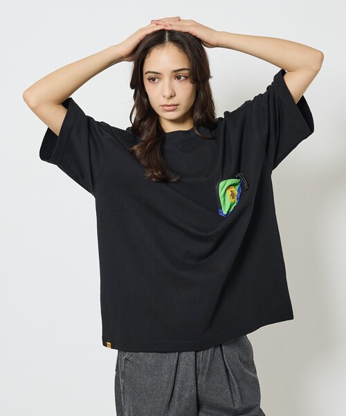 COBMASTER(コブマスター)の「【COBMASTER / コブマスター】Zip Wallet Loose Tシャツ / ジップウォレット 付きTシャツ/ユニセックス(Tシャツ/カットソー・メンズ・ブラック/ホワイト/ピンク・M/L)」の3枚目の写真