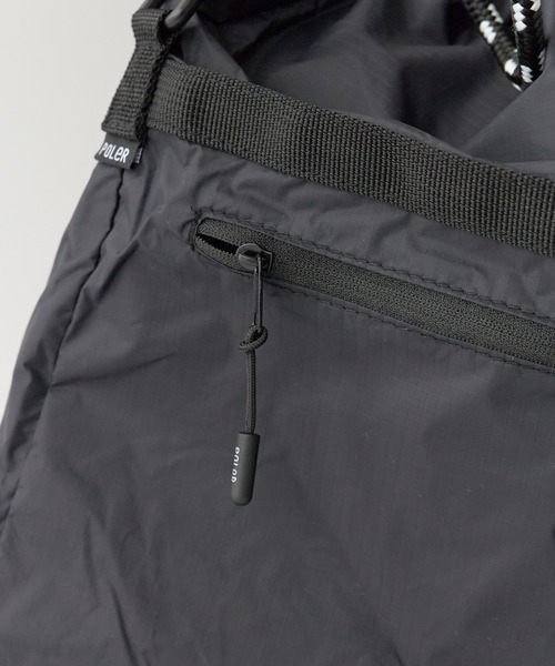 POLeR（ポーラー）の「POLeR/ポーラー DRAWSTRING SLING BAG（ボディバッグ/ウエストポーチ・メンズ・ブラック/ライトグレー/ブルー・ONE SIZE）」の15枚目の写真