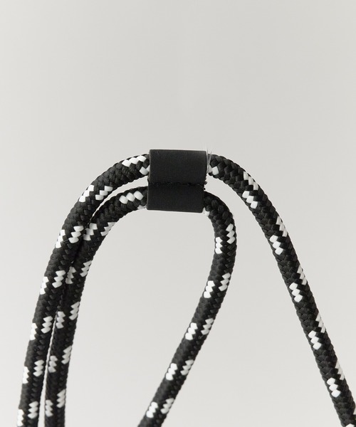 POLeR（ポーラー）の「POLeR/ポーラー DRAWSTRING SLING BAG（ボディバッグ/ウエストポーチ・メンズ・ブラック/ライトグレー/ブルー・ONE SIZE）」の10枚目の写真