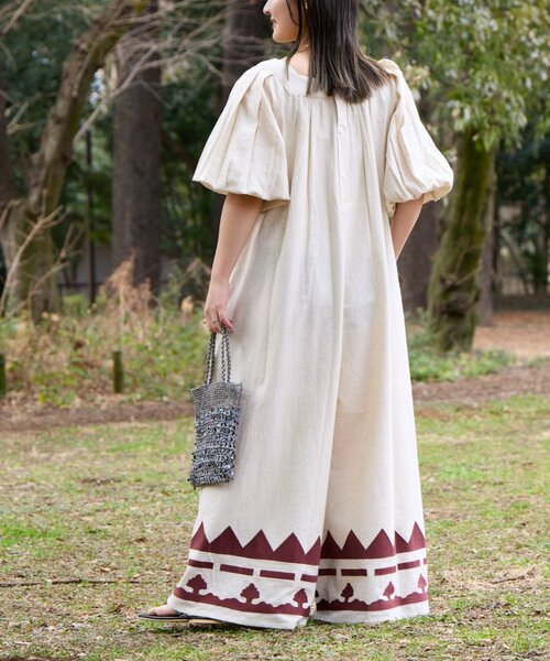 CIAOPANIC TYPY(チャオパニックティピー)の「【Aguni】綿麻裾刺繍サロペット(サロペット/オーバーオール・レディース・ブラック/アイボリー・ONE SIZE)」の4枚目の写真