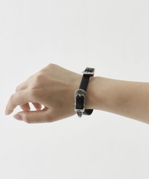 TOGA（トーガ）の「【TOGA TOO/トーガトゥー】Narrow double buckle bangle/ナローダブルバックルバングル（バングル/リストバンド）」