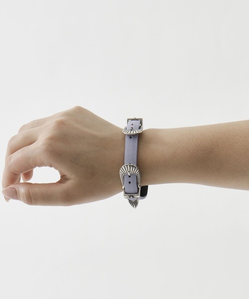 TOGA PULLA(トーガ プルラ)の「【TOGA TOO/トーガトゥー】Narrow double buckle bangle/ナローダブルバックルバングル(バングル/リストバンド・レディース・パープル/イエロー/ブラック・FREE)」の8枚目の写真