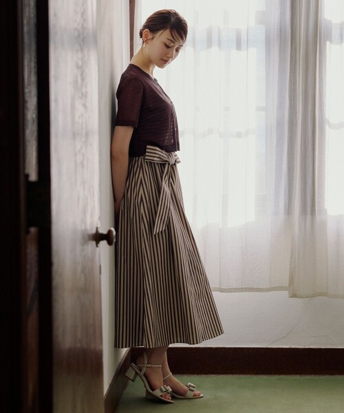 TOCCA(トッカ)の「SHEER JEWEL KNIT シアーニットカーディガン(カーディガン/ボレロ・レディース・ライラック系/オールドローズ系/ブラウン系・MEDIUM/SMALL)」の5枚目の写真