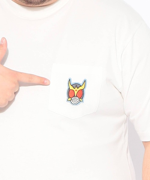 SAKAZEN(サカゼン)の「Tシャツ 半袖 メンズ 大きいサイズ 仮面ライダー クウガ ポケット クルーネック カットソー 仮面ライダー (カメンライダー)(Tシャツ/カットソー・メンズ・ダークグレー/ホワイト・5L/3L/4L)」の5枚目の写真