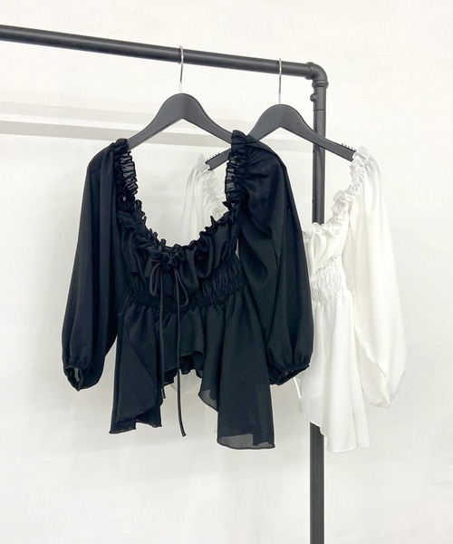 non-hedge(ノンヘッジ)の「シアーレギュラーヘムオフショルダートップス(シャツ/ブラウス・レディース・ブラック/オフホワイト・FREE)」の14枚目の写真