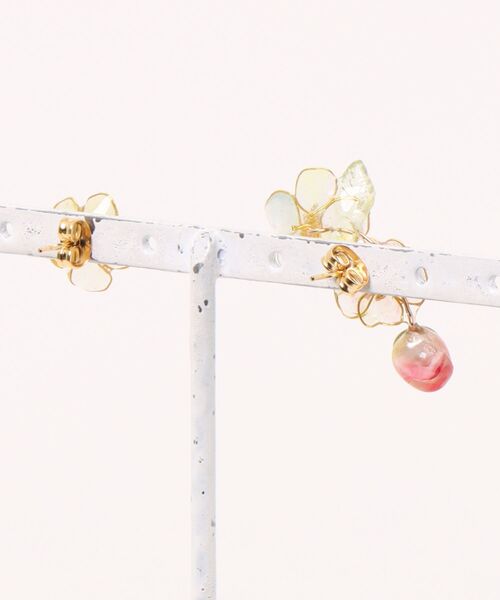 tone（トーン）の「【mimi lapin】お花見ピアスB(MA)（ピアス（両耳用）・レディース・ホワイト・FREE）」の2枚目の写真