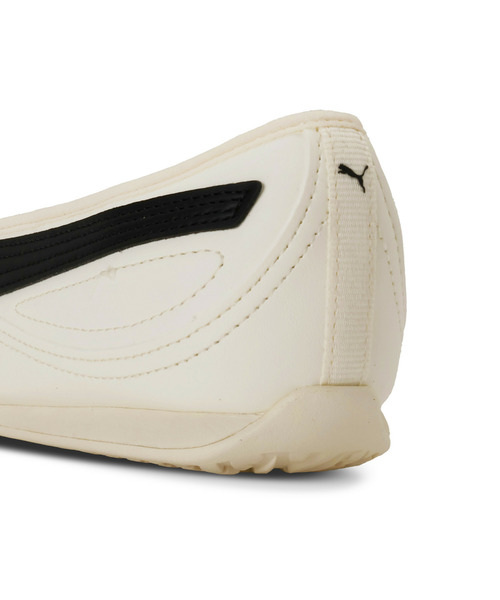 PUMA（プーマ）の「PUMA プーマ ウィメンズ プーマ キャッチ ソレイユ バレリーナ スニーカー（バレエシューズ・レディース・ブラック×ホワイト/ホワイト系その他/ブラック・25.0cm/24.0cm/23.5cm/24.5cm/23.0cm/22.5cm/25.5cm/22.0cm）」の5枚目の写真