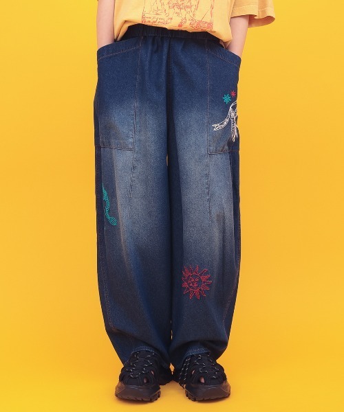 チチカカ(チチカカ)の「Orale! 刺繍コクーンデニムパンツ(その他パンツ・レディース・ライトブルー/ブルー/ブラック・FREE)」の9枚目の写真