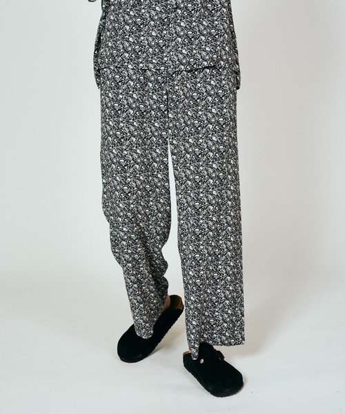 TOWNCRAFT(タウンクラフト)の「TOWNCRAFT / タウンクラフト PRINTED BAGGY PANTS 総柄 イージー バギーパンツ(その他パンツ・メンズ・その他1/その他2/その他3/ブラック・MEDIUM/LARGE/SMALL)」の3枚目の写真
