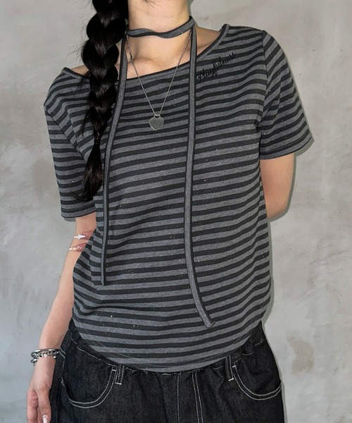 sedacle girl(セダクルガール)の「グリッターオフショルTEE(Tシャツ/カットソー・レディース・チャコールグレー/ブラック/ライトブルー・SMALL/MEDIUM)」の2枚目の写真
