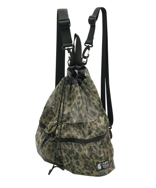 X-girl(エックスガール)の「FACE LABEL 2WAY MESH KNAPSACK(バックパック/リュック・レディース・ベージュ/ブラック・ONE SIZE)」の3枚目の写真