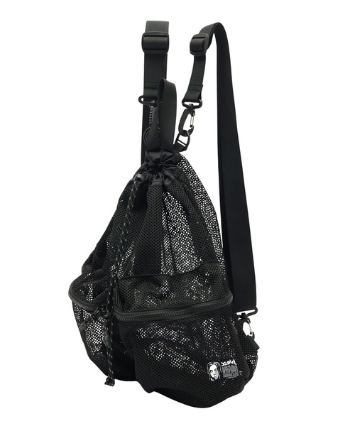 X-girl(エックスガール)の「FACE LABEL 2WAY MESH KNAPSACK(バックパック/リュック・レディース・ベージュ/ブラック・ONE SIZE)」の4枚目の写真