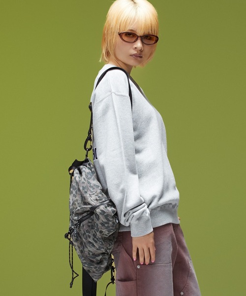 X-girl(エックスガール)の「FACE LABEL 2WAY MESH KNAPSACK(バックパック/リュック・レディース・ベージュ/ブラック・ONE SIZE)」の9枚目の写真