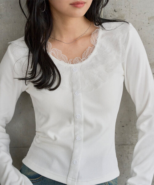 KOBE LETTUCE（コウベレタス）の「深UネックレースドッキングロンT（Tシャツ/カットソー・レディース・ホワイト/ピンク/グレー系・M）」の2枚目の写真