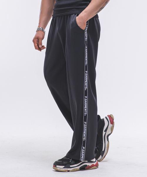 PHYSICAL GARMENTS（フィジカルガーメンツ）の「P2454 レタリングラインジャージパンツ [ブラック]（スウェットパンツ・メンズ・その他・SMALL/MEDIUM/LARGE/X-LARGE/XX-LARGE）」の3枚目の写真