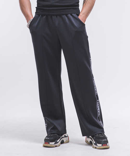 PHYSICAL GARMENTS（フィジカルガーメンツ）の「P2454 レタリングラインジャージパンツ [ブラック]（スウェットパンツ・メンズ・その他・SMALL/MEDIUM/LARGE/X-LARGE/XX-LARGE）」の5枚目の写真