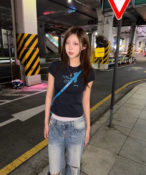 UUUUP(ユープ)の「キーチェーングリッターティー - ダークネイビー(Tシャツ/カットソー・レディース・その他・SMALL/MEDIUM)」の3枚目の写真
