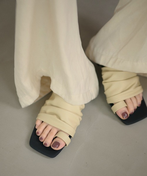 LAULEN(ローレン)の「soft gather square toe thong sandals /ソフトギャザースクエアトゥトングサンダル(サンダル・レディース・アイボリー/ライトグリーン/ブラック・23cm/24cm/24.5cm)」の10枚目の写真