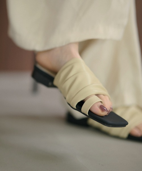 LAULEN(ローレン)の「soft gather square toe thong sandals /ソフトギャザースクエアトゥトングサンダル(サンダル・レディース・アイボリー/ライトグリーン/ブラック・23cm/24cm/24.5cm)」の11枚目の写真