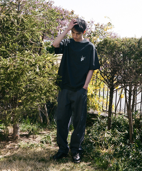 HORLISUN(ホーリーサン)の「Lawrence Short Embroidery T-shirt - Eagle talon & Feather Black(Tシャツ/カットソー・メンズ・その他・SMALL/MEDIUM/LARGE)」の8枚目の写真
